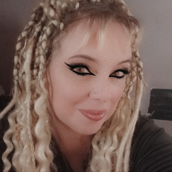 π§πΌββοΈπ¬ππ¦πHey There!ππ¦ππ¬π§πΌββοΈ - Picture 1 of 1